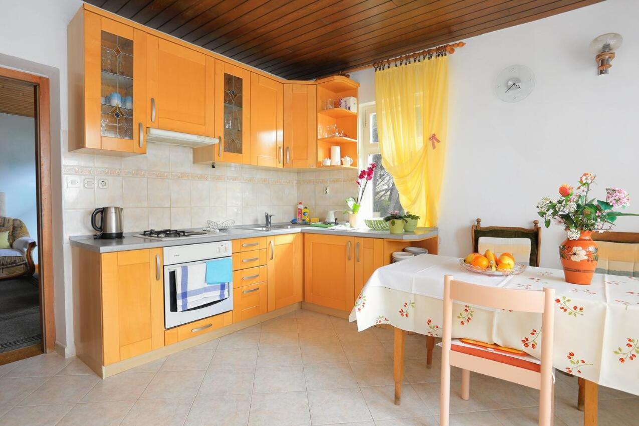 Rooms With A Parking Space Brela, Makarska - 17281 Bagian luar foto