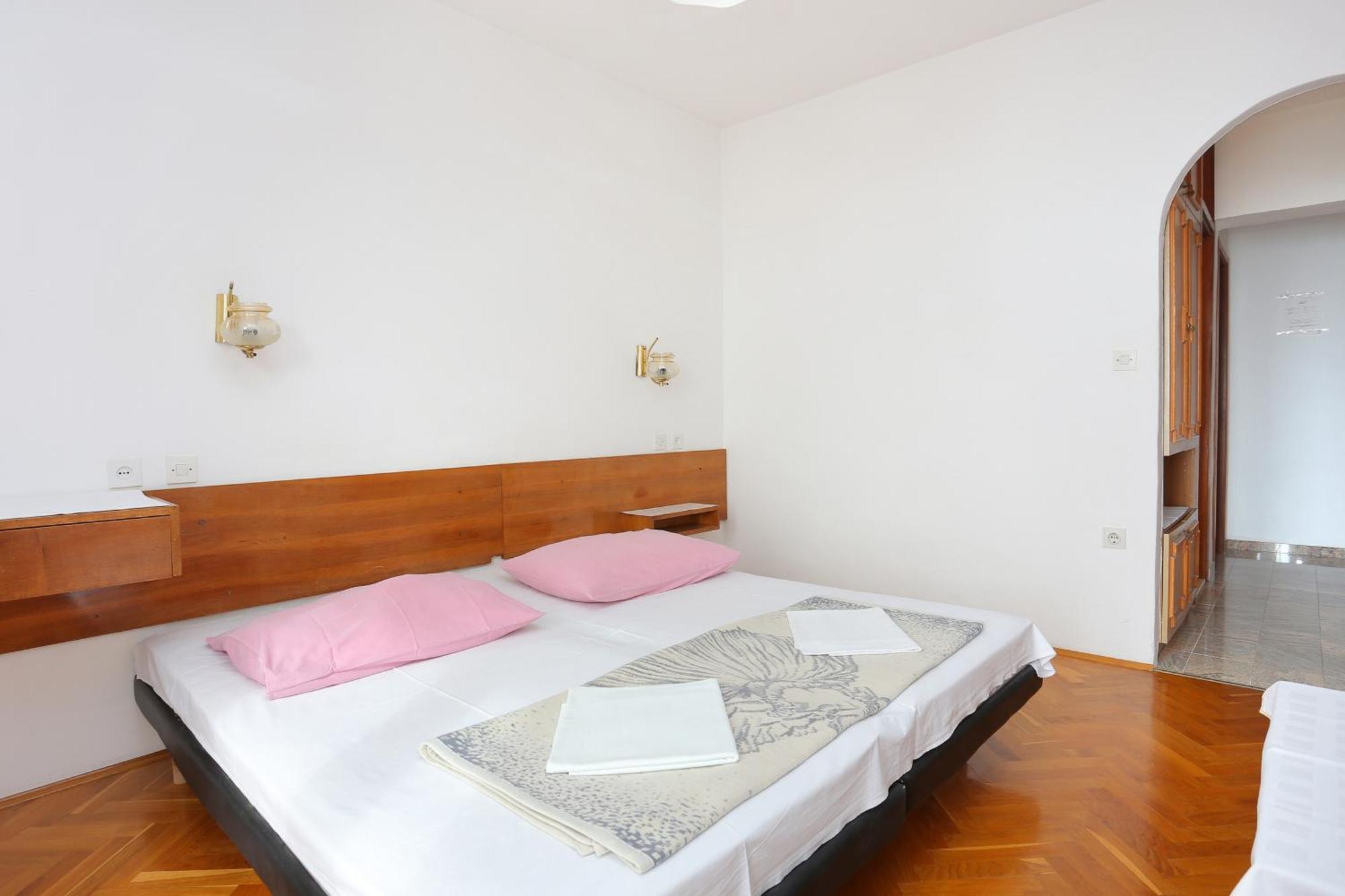 Rooms With A Parking Space Brela, Makarska - 17281 Ruang foto